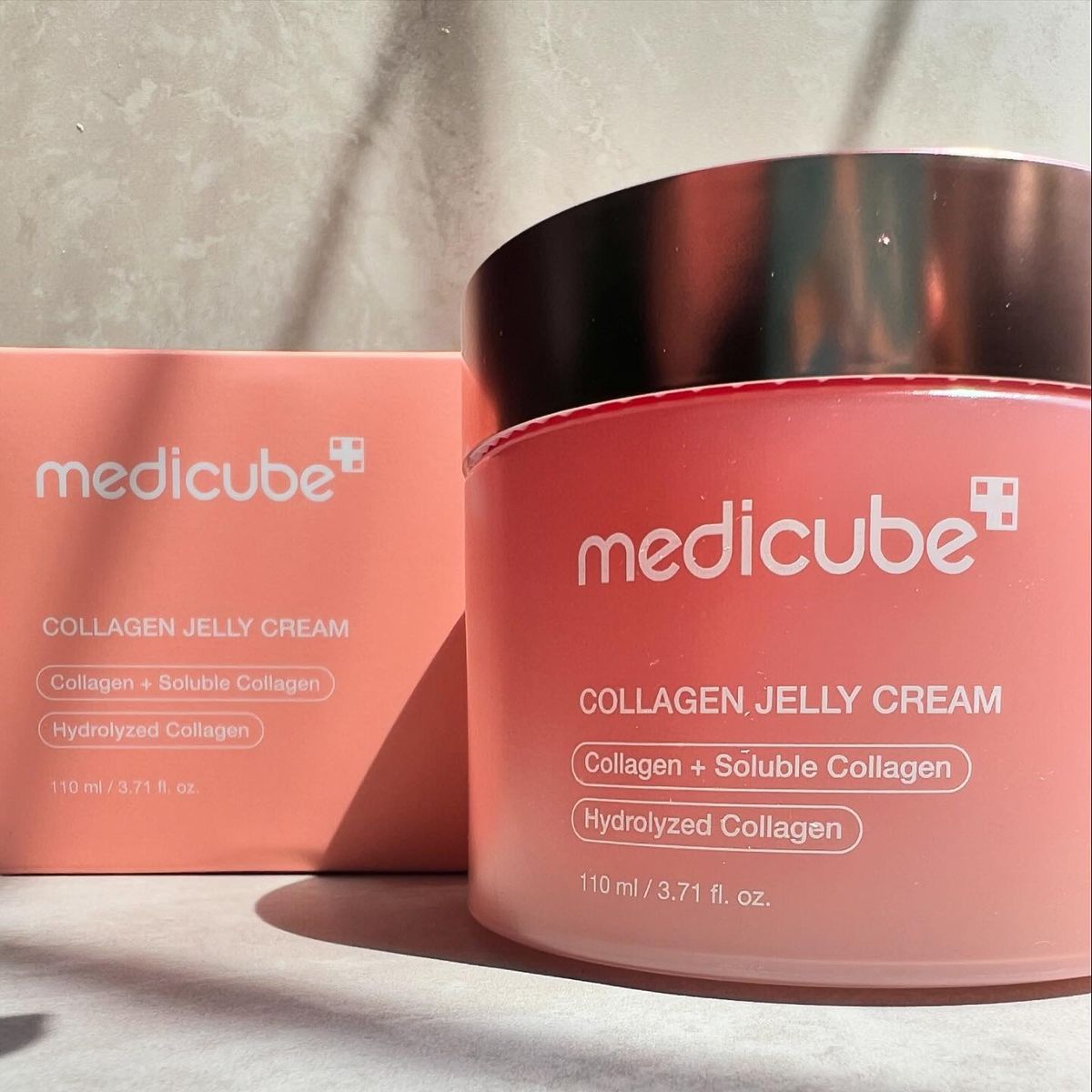 MEDICUBE Collagen Jelly Cream, Niacinamide & Freeze, Dried Hydrolyzed Collagen, Boost Skin Barrier Hydration & Gives 24HR Glow & Firmer Looking Skin, No artificial color